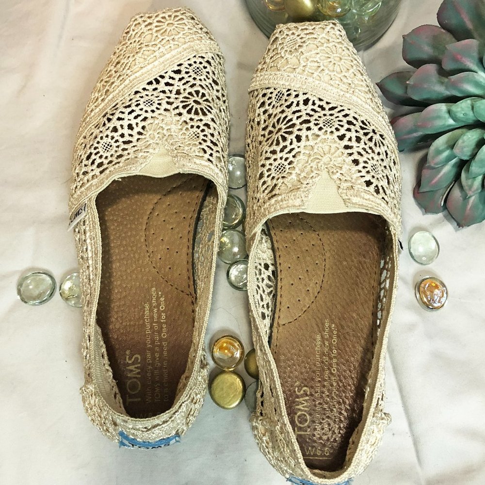 Toms Natural Floral Crochet Lace Women's Classics, sz. 6.5